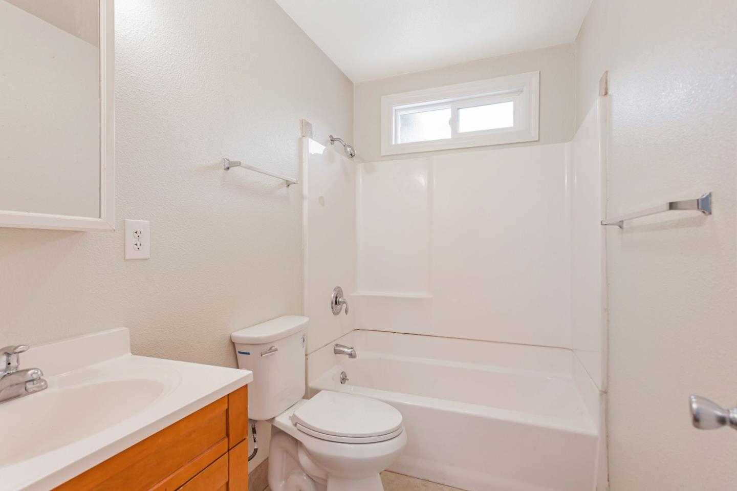 Detail Gallery Image 32 of 37 For 1762 Luzern St, Seaside,  CA 93955 - 3 Beds | 2 Baths