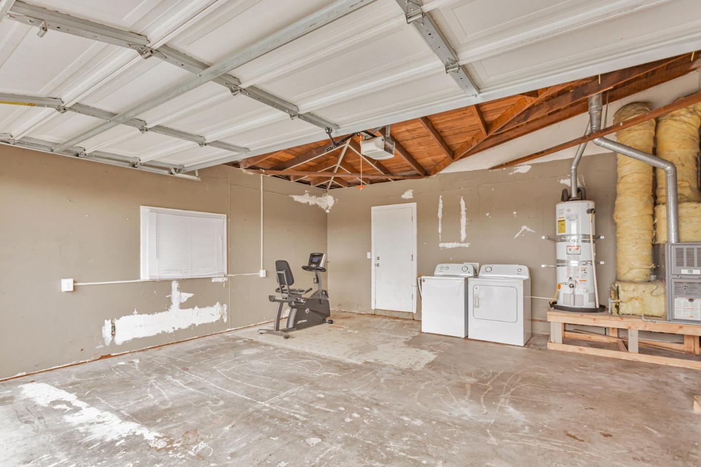 Detail Gallery Image 33 of 37 For 1762 Luzern St, Seaside,  CA 93955 - 3 Beds | 2 Baths