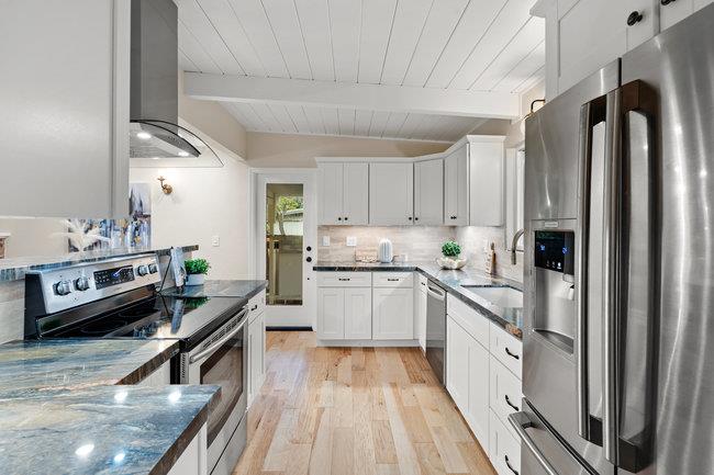 Detail Gallery Image 23 of 50 For 3902 Laguna, Palo Alto,  CA 94306 - 3 Beds | 2 Baths