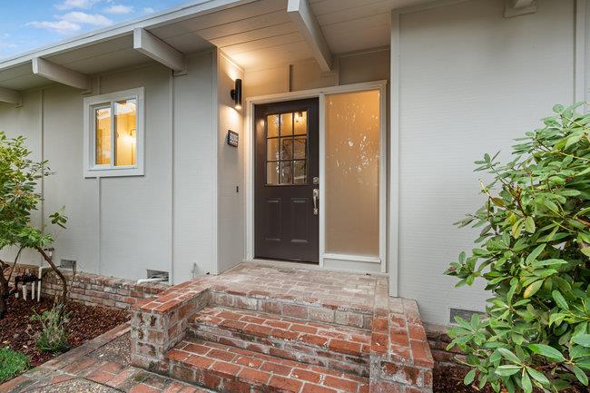 Detail Gallery Image 3 of 50 For 3902 Laguna, Palo Alto,  CA 94306 - 3 Beds | 2 Baths