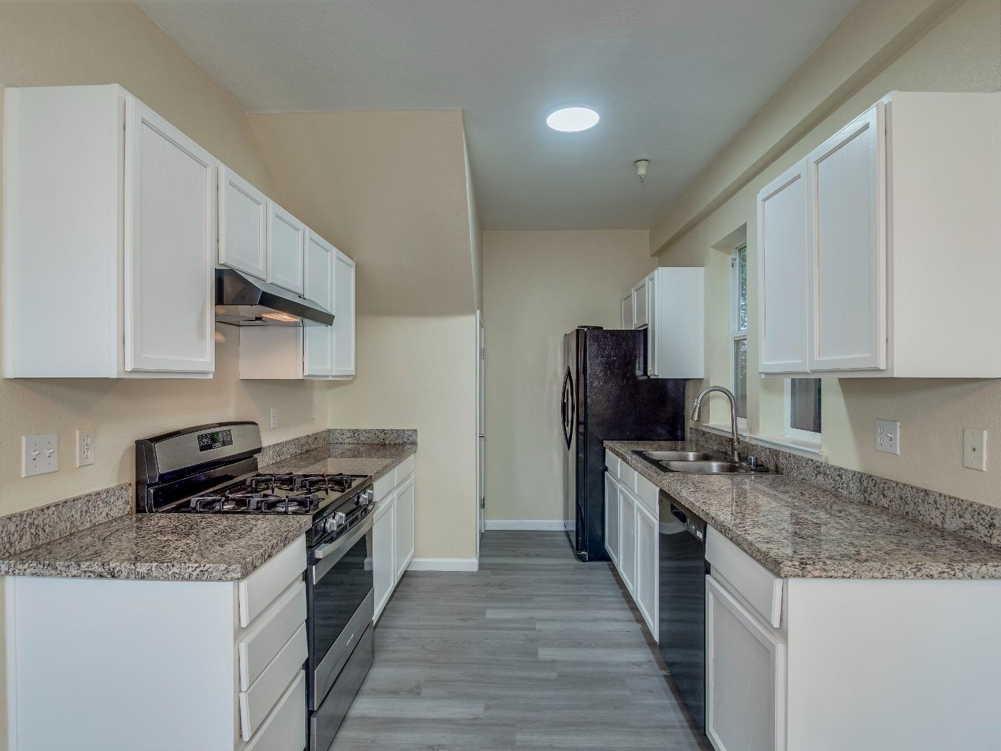 Detail Gallery Image 6 of 17 For 225 Pacifica Blvd #204,  Watsonville,  CA 95076 - 2 Beds | 1/1 Baths