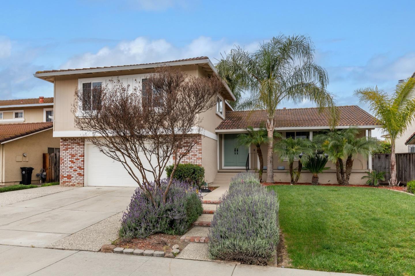 Detail Gallery Image 2 of 21 For 2507 Scottsdale Dr, San Jose,  CA 95148 - 4 Beds | 2/1 Baths