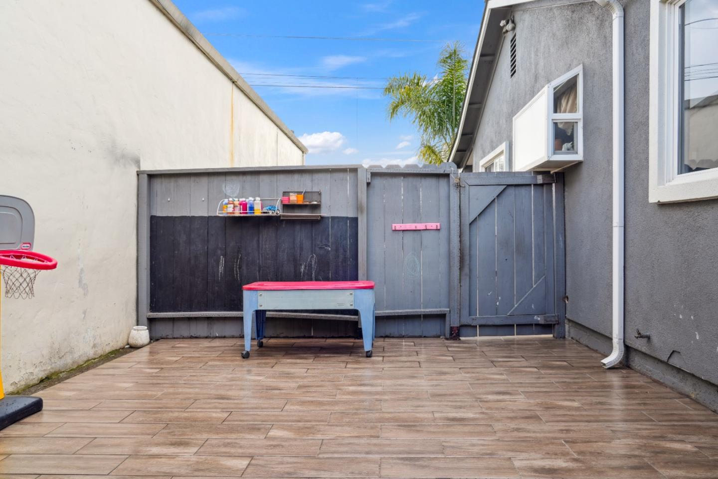 Detail Gallery Image 31 of 44 For 12 Eastern Dr, Watsonville,  CA 95076 - 4 Beds | 3 Baths