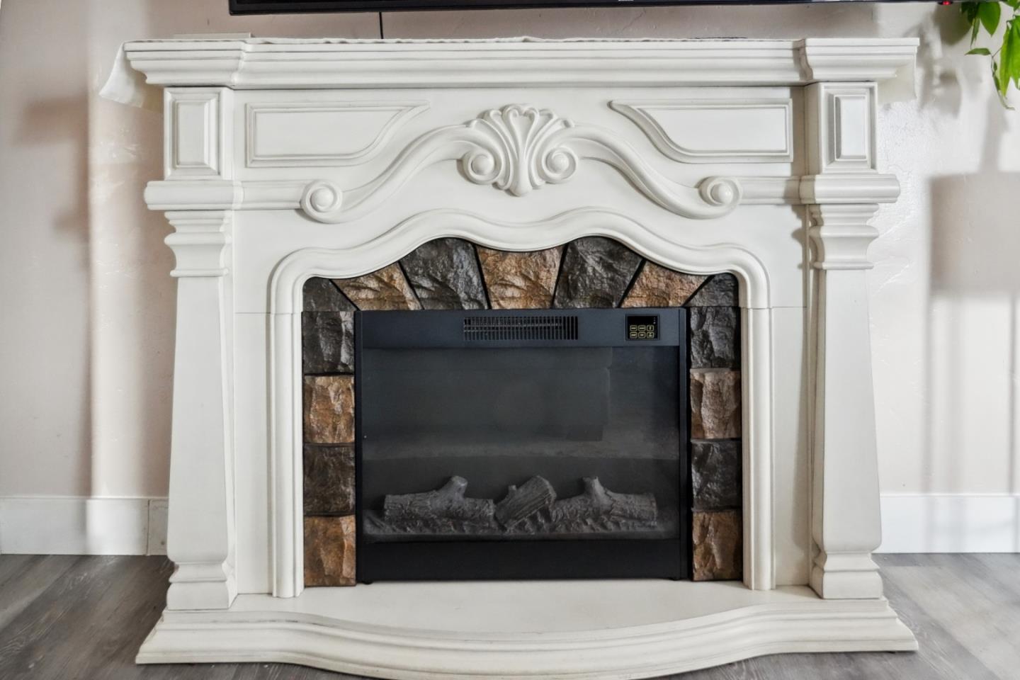 Detail Gallery Image 6 of 44 For 12 Eastern Dr, Watsonville,  CA 95076 - 4 Beds | 3 Baths