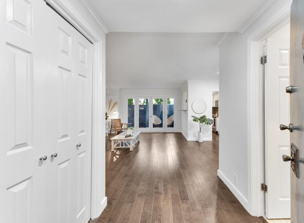 Detail Gallery Image 2 of 28 For 7560 Hollywood Blvd #101,  Los Angeles,  CA 90046 - 2 Beds | 2 Baths