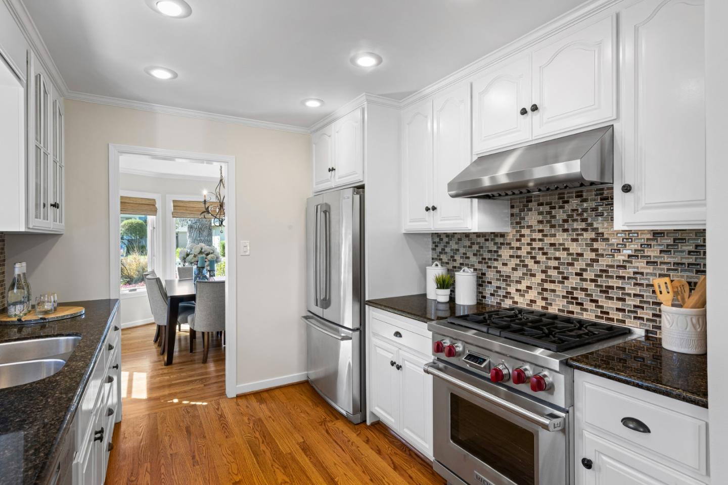 Detail Gallery Image 10 of 45 For 17705 Vista Ave, Monte Sereno,  CA 95030 - 3 Beds | 3 Baths