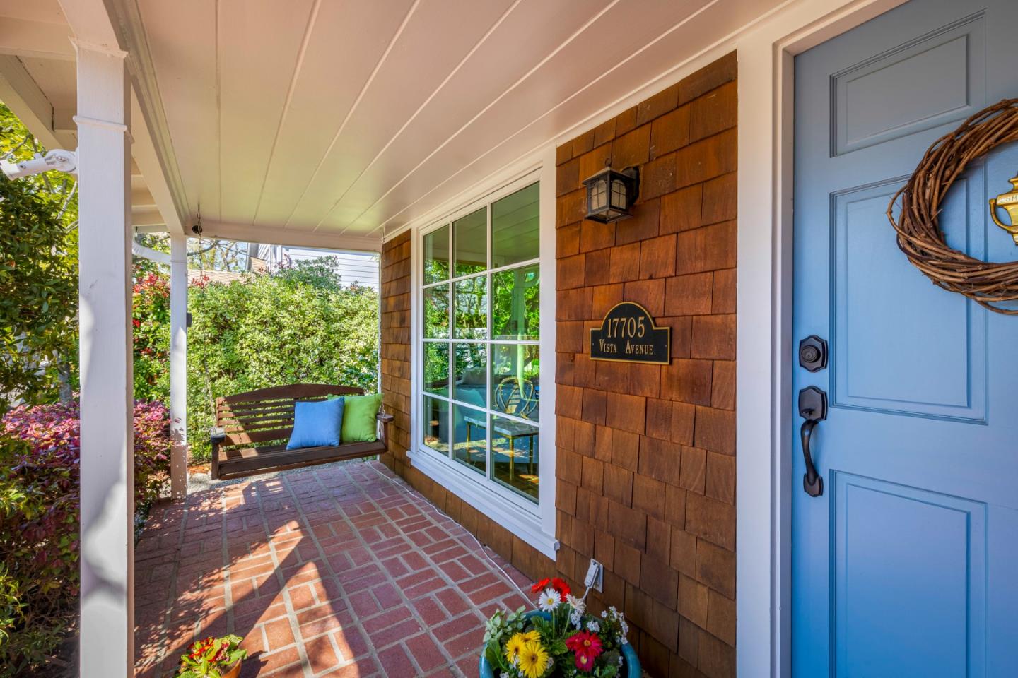 Detail Gallery Image 4 of 45 For 17705 Vista Ave, Monte Sereno,  CA 95030 - 3 Beds | 3 Baths