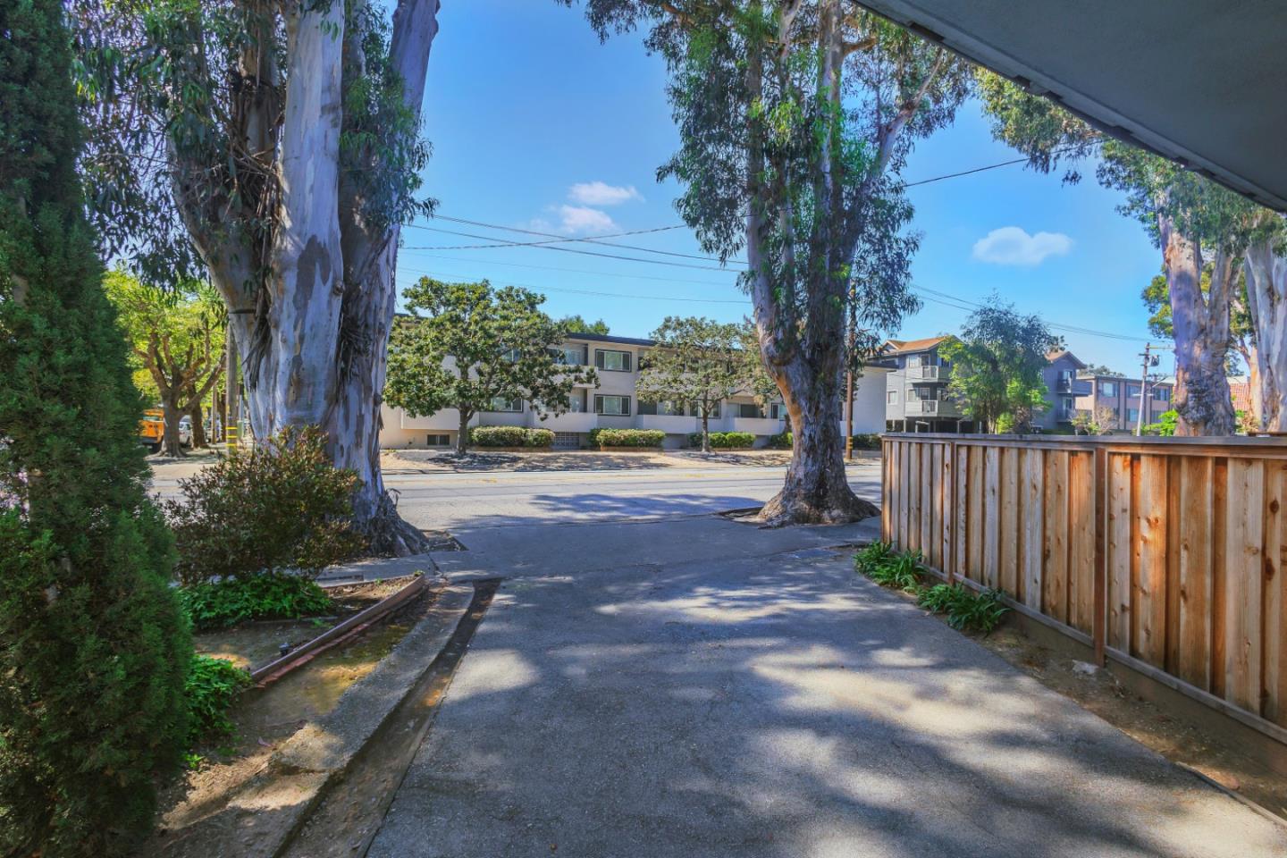 Detail Gallery Image 8 of 12 For 124 El Camino Real, Burlingame,  CA 94010 - – Beds | – Baths