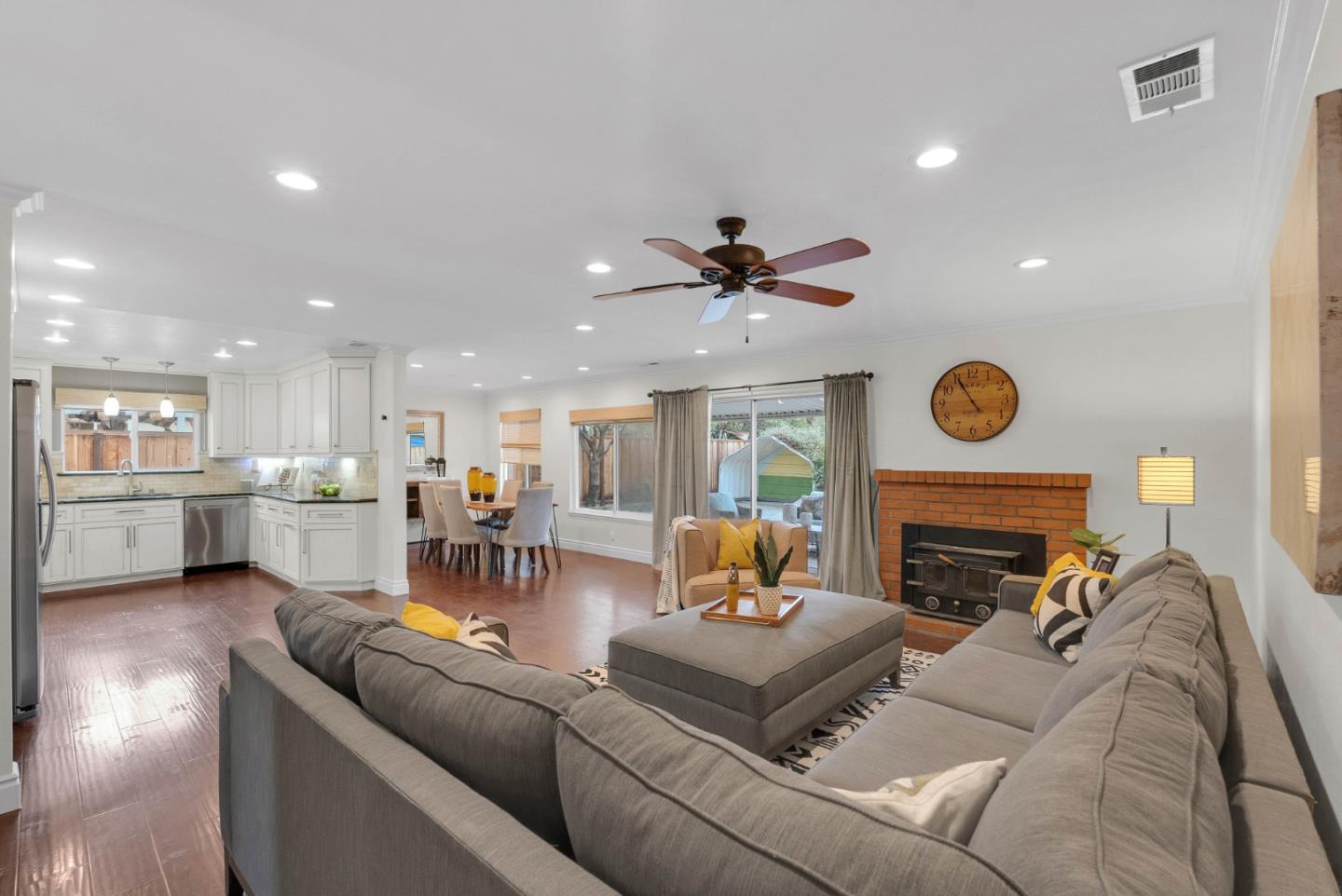 Detail Gallery Image 3 of 29 For 415 Fenton, San Jose,  CA 95127 - 3 Beds | 2 Baths