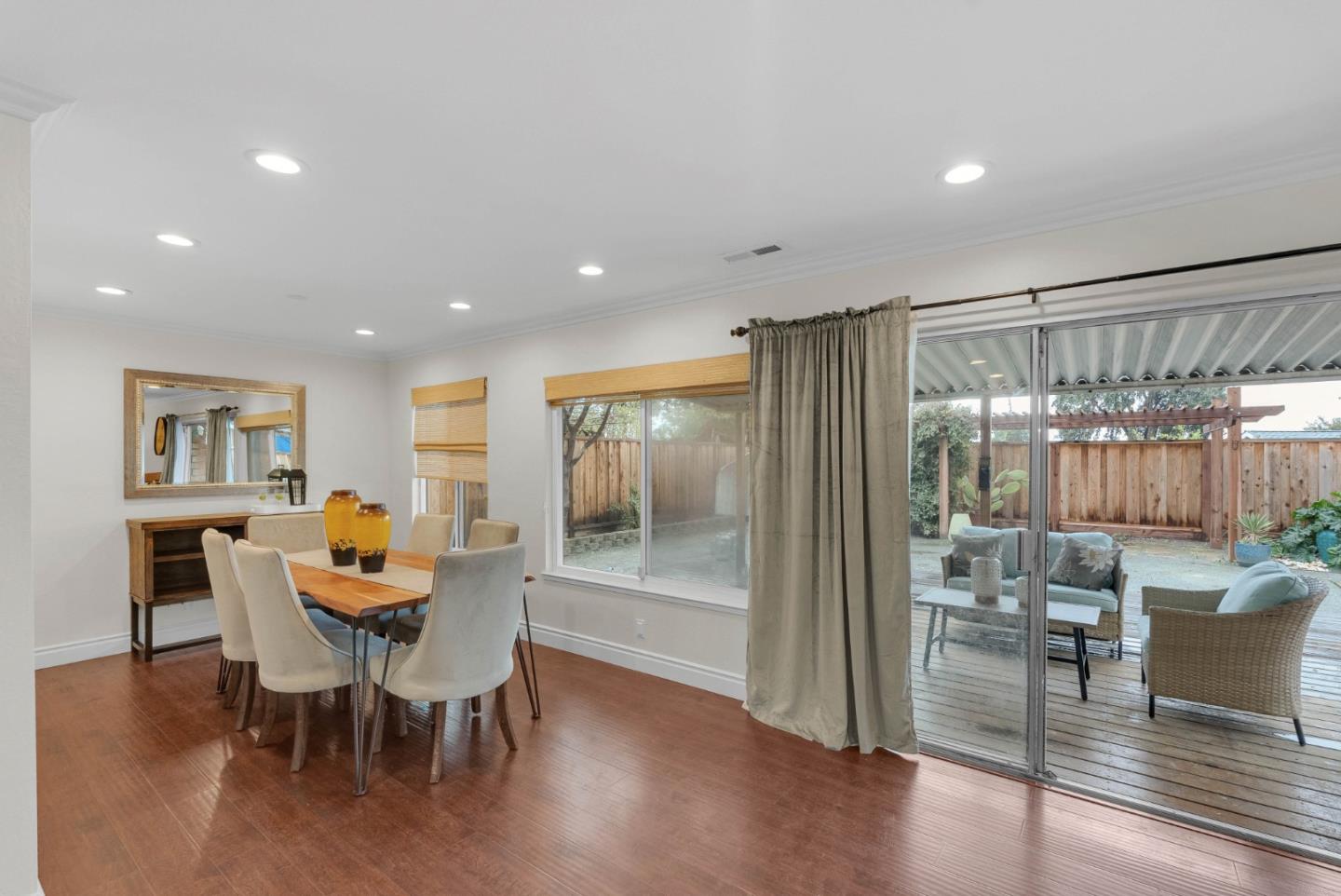 Detail Gallery Image 4 of 29 For 415 Fenton, San Jose,  CA 95127 - 3 Beds | 2 Baths