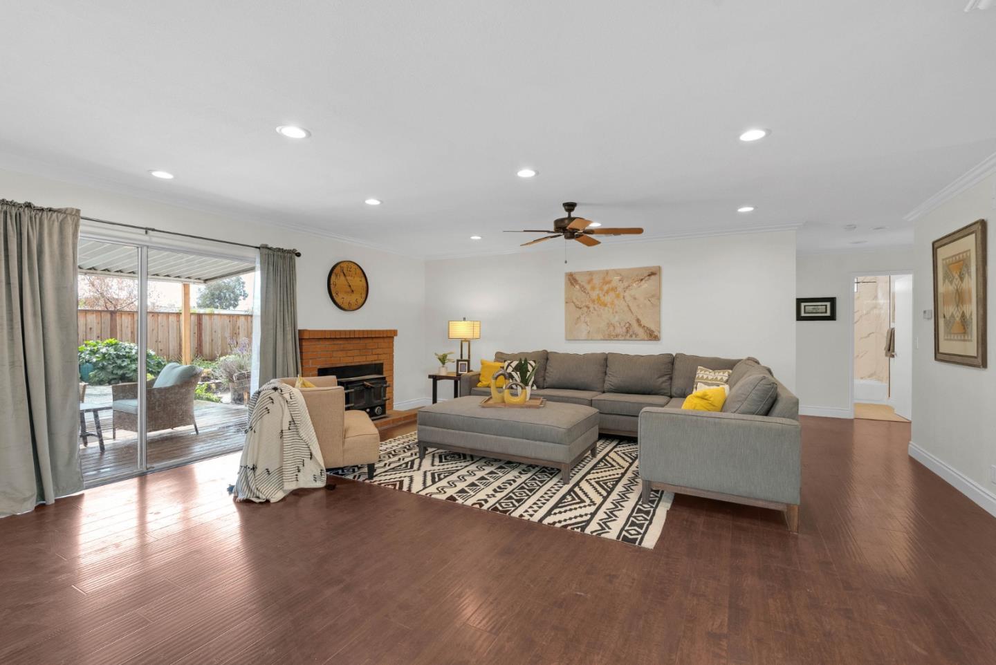 Detail Gallery Image 6 of 29 For 415 Fenton, San Jose,  CA 95127 - 3 Beds | 2 Baths