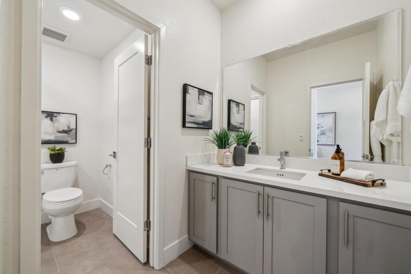 Detail Gallery Image 14 of 75 For 2574 Luna Ave, Tracy,  CA 95377 - 4 Beds | 3 Baths