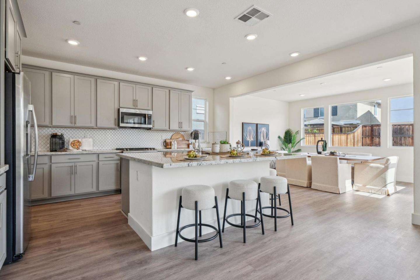 Detail Gallery Image 27 of 75 For 2574 Luna Ave, Tracy,  CA 95377 - 4 Beds | 3 Baths
