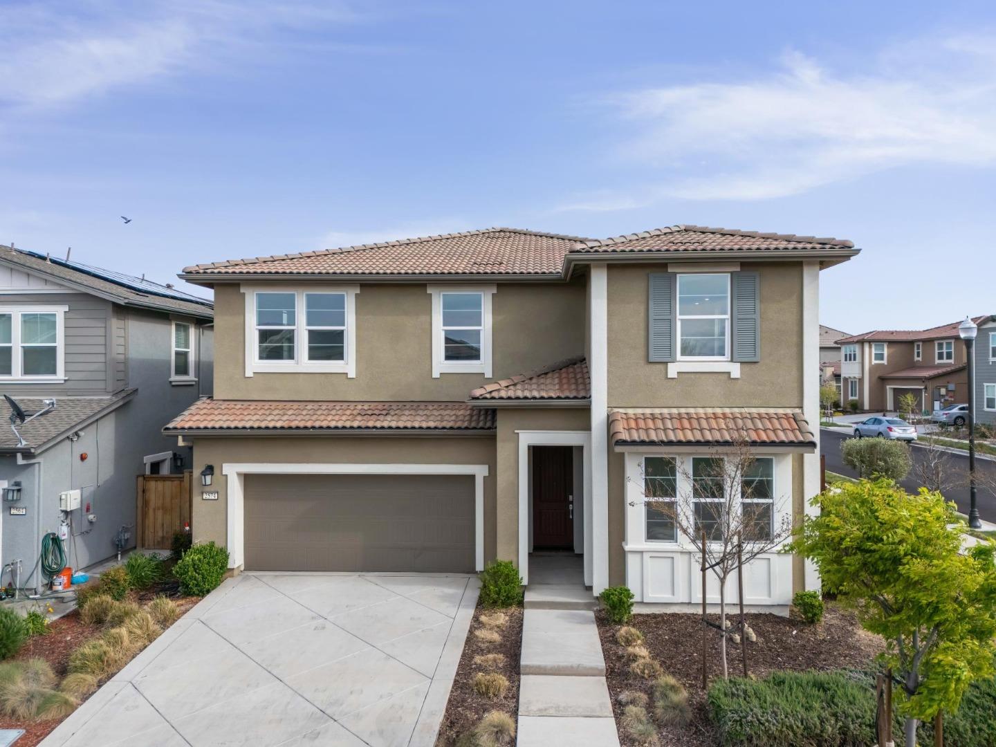 Detail Gallery Image 3 of 75 For 2574 Luna Ave, Tracy,  CA 95377 - 4 Beds | 3 Baths