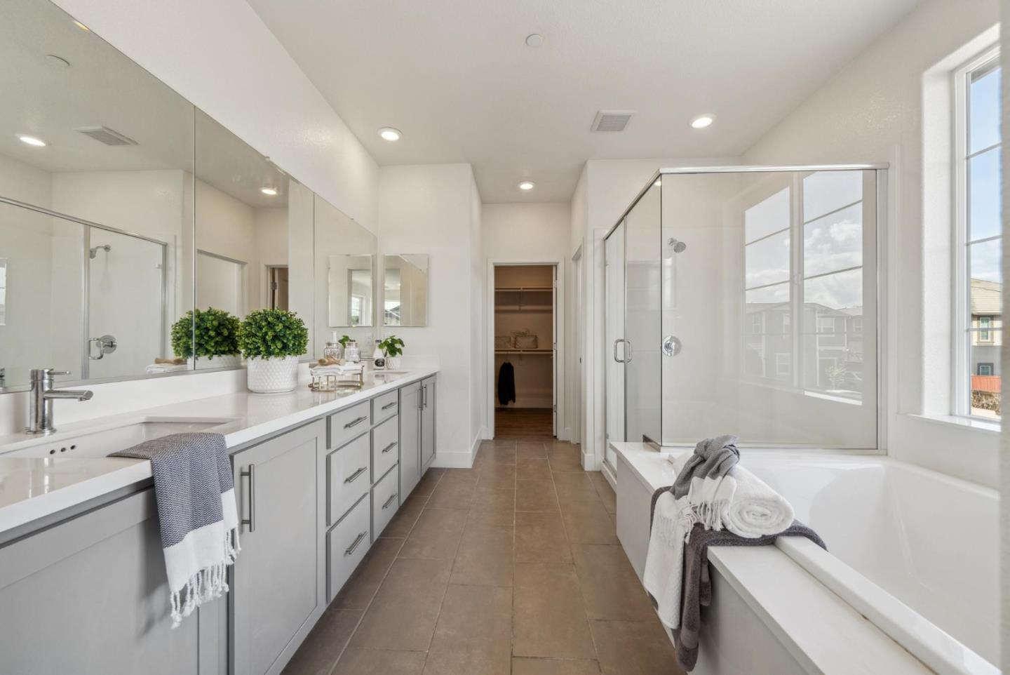 Detail Gallery Image 49 of 75 For 2574 Luna Ave, Tracy,  CA 95377 - 4 Beds | 3 Baths