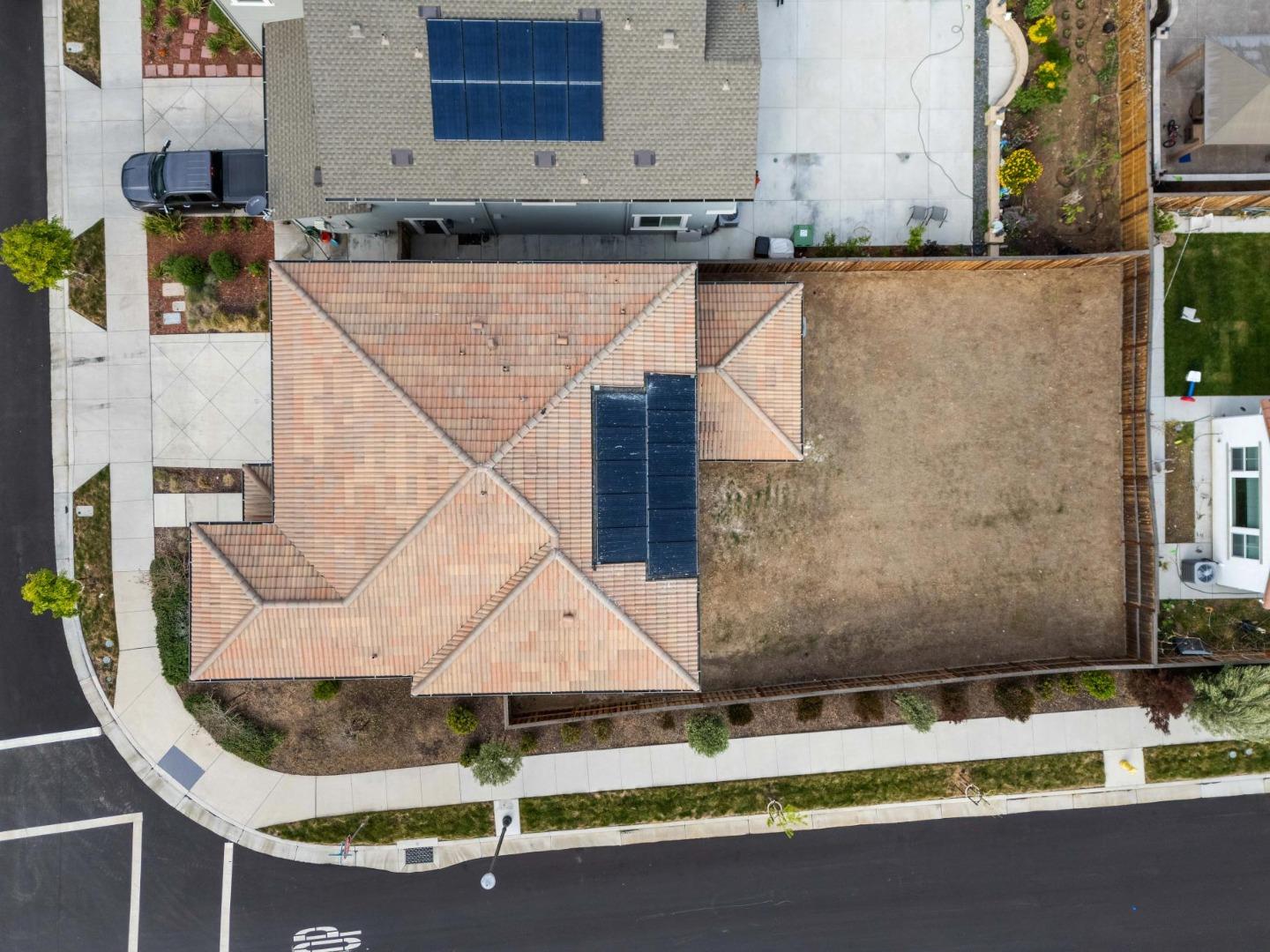 Detail Gallery Image 6 of 75 For 2574 Luna Ave, Tracy,  CA 95377 - 4 Beds | 3 Baths