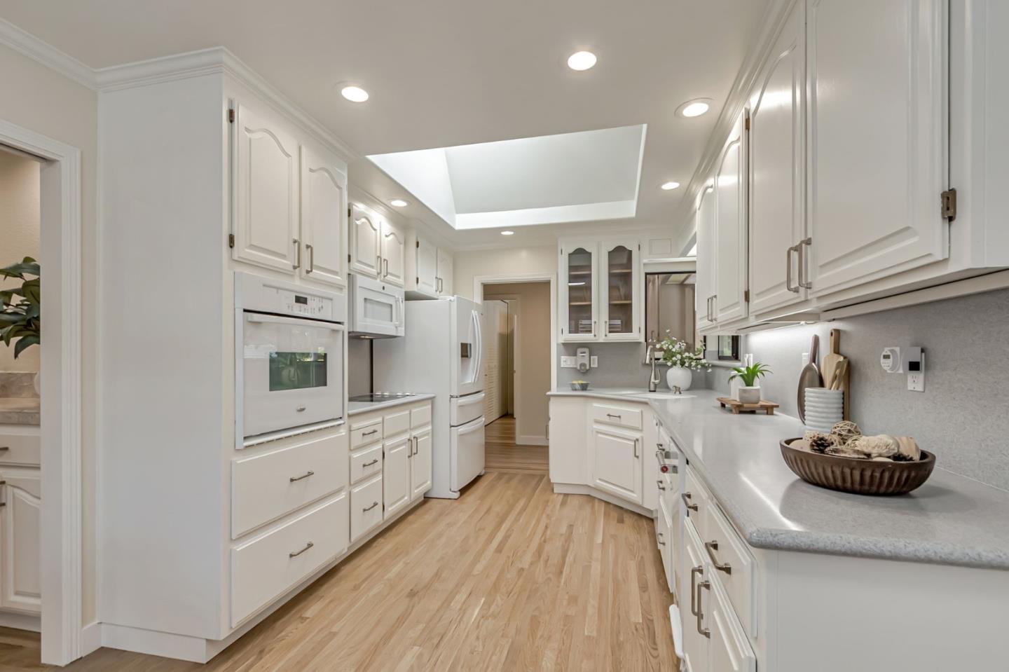 Detail Gallery Image 11 of 38 For 1271 Avis Dr, San Jose,  CA 95126 - 4 Beds | 2 Baths