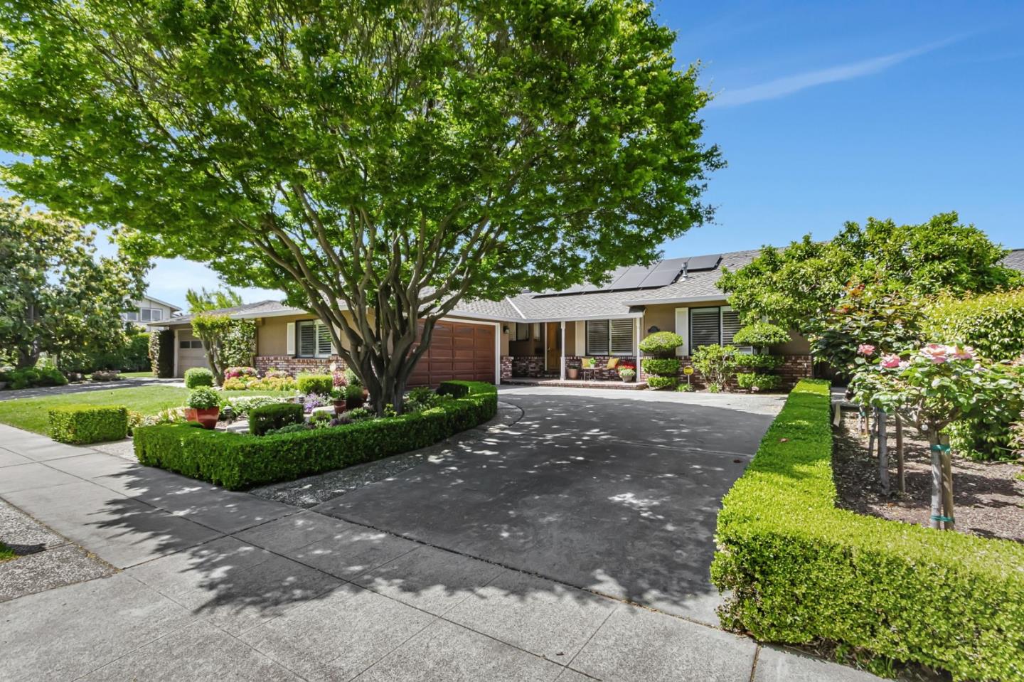 Detail Gallery Image 2 of 38 For 1271 Avis Dr, San Jose,  CA 95126 - 4 Beds | 2 Baths