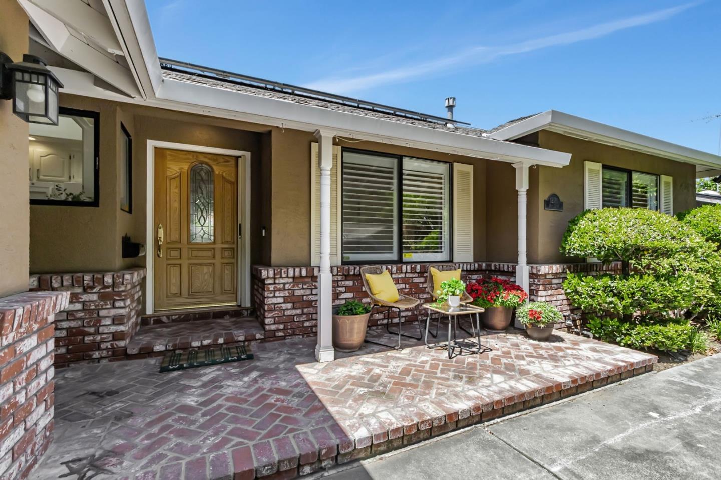 Detail Gallery Image 3 of 38 For 1271 Avis Dr, San Jose,  CA 95126 - 4 Beds | 2 Baths