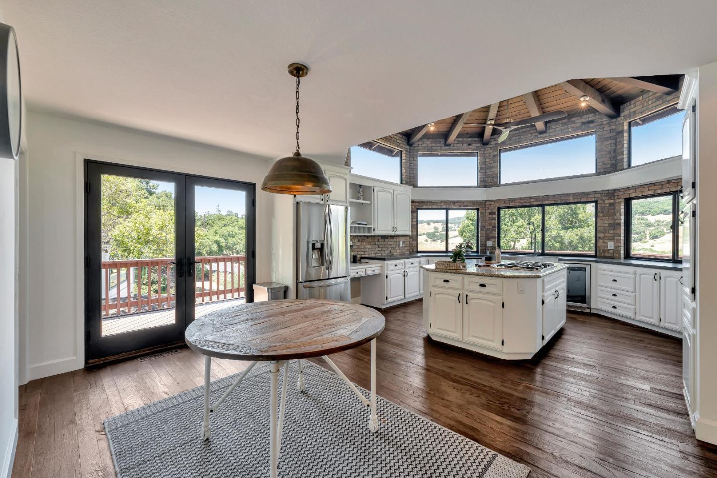 Detail Gallery Image 12 of 49 For 17255 Holiday Dr, Morgan Hill,  CA 95037 - 4 Beds | 3/1 Baths