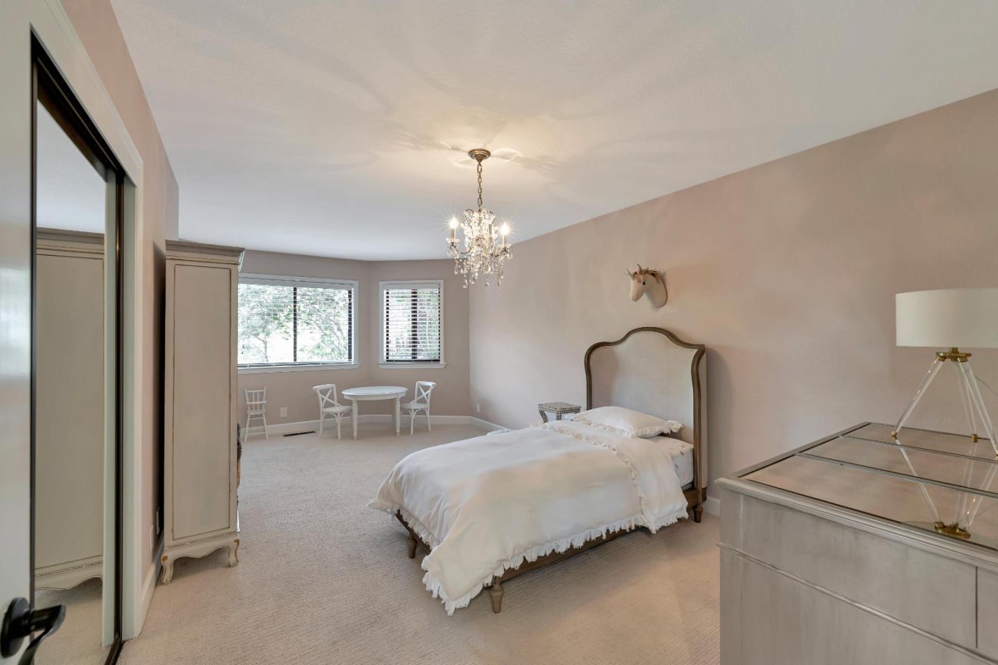 Detail Gallery Image 13 of 49 For 17255 Holiday Dr, Morgan Hill,  CA 95037 - 4 Beds | 3/1 Baths