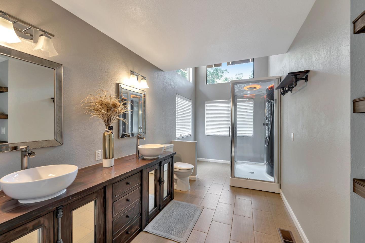 Detail Gallery Image 17 of 49 For 17255 Holiday Dr, Morgan Hill,  CA 95037 - 4 Beds | 3/1 Baths