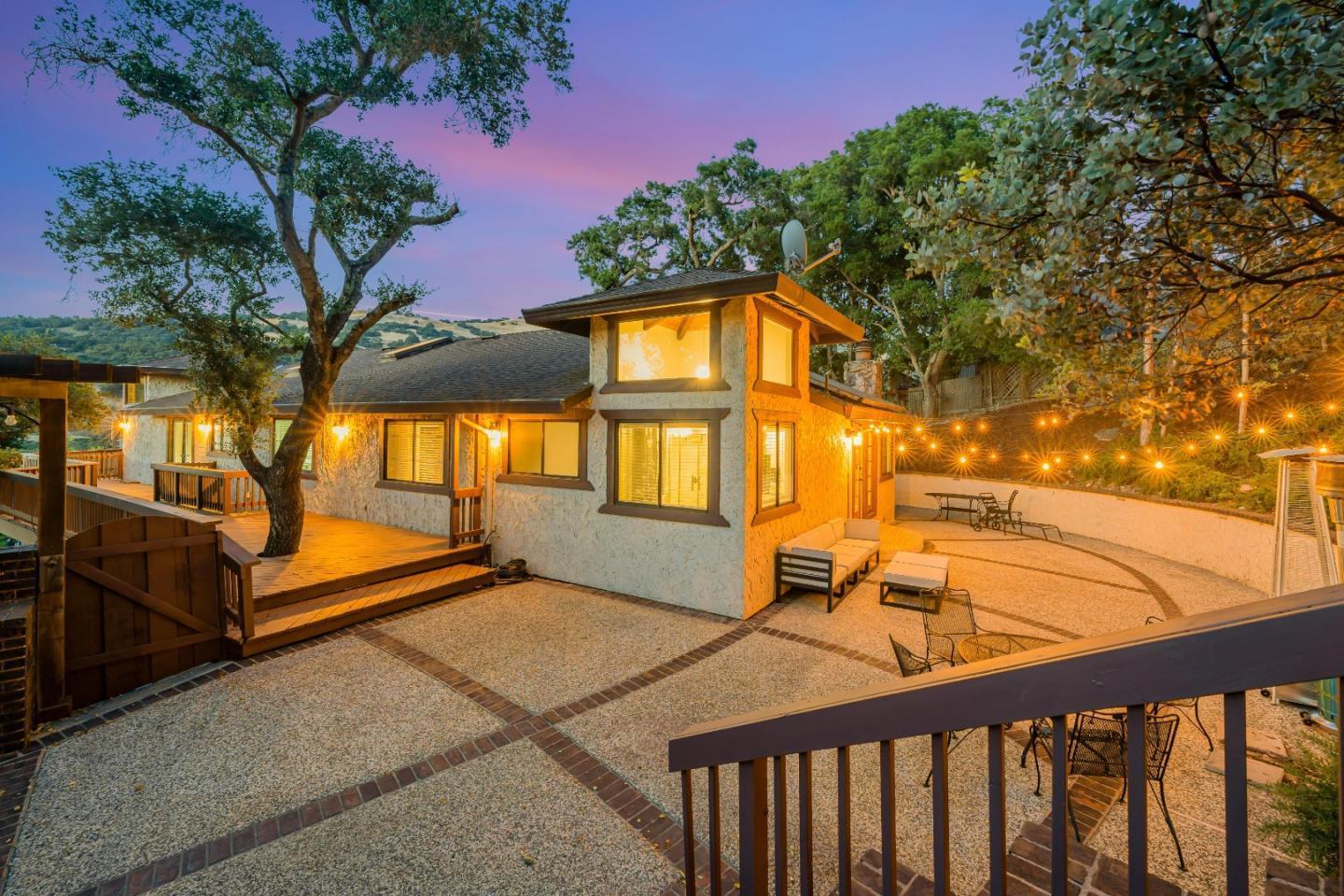 Detail Gallery Image 2 of 49 For 17255 Holiday Dr, Morgan Hill,  CA 95037 - 4 Beds | 3/1 Baths