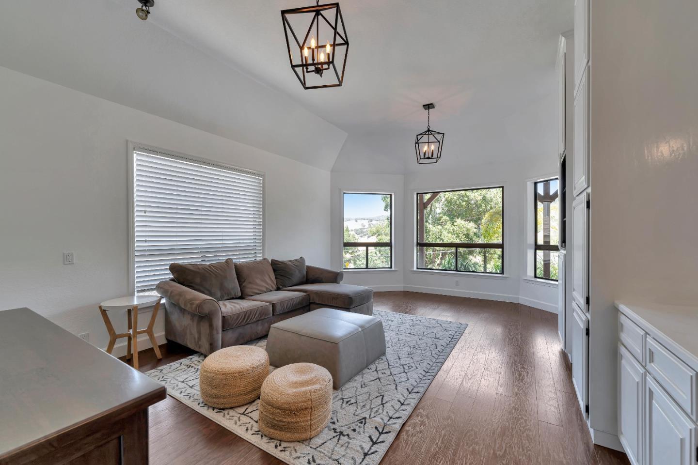 Detail Gallery Image 20 of 49 For 17255 Holiday Dr, Morgan Hill,  CA 95037 - 4 Beds | 3/1 Baths
