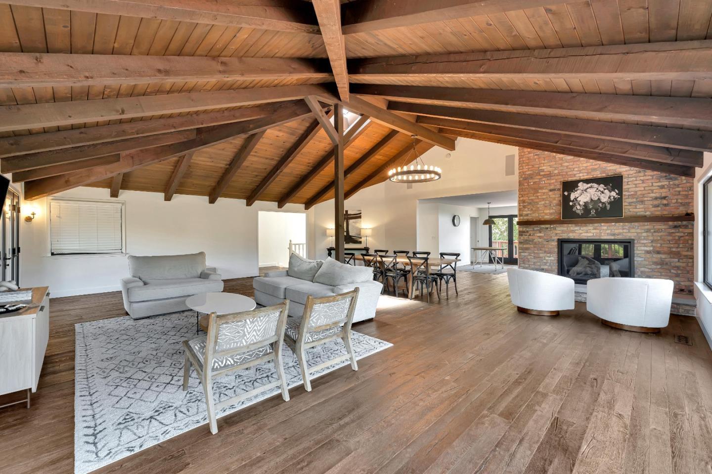 Detail Gallery Image 9 of 49 For 17255 Holiday Dr, Morgan Hill,  CA 95037 - 4 Beds | 3/1 Baths