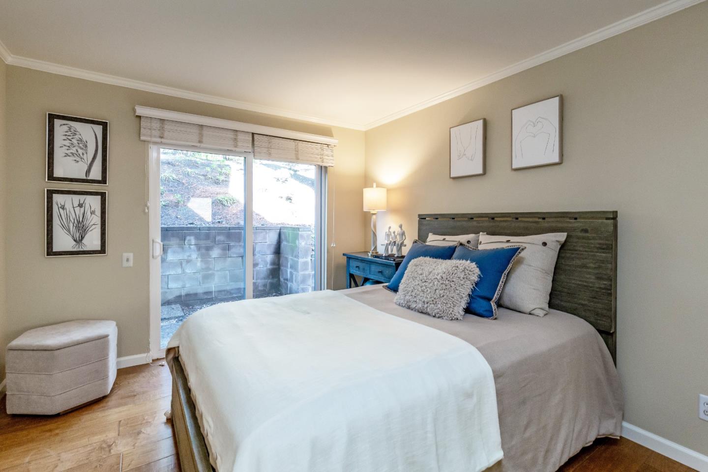 Detail Gallery Image 12 of 29 For 3382 Brittan Ave #6,  San Carlos,  CA 94070 - 3 Beds | 2 Baths