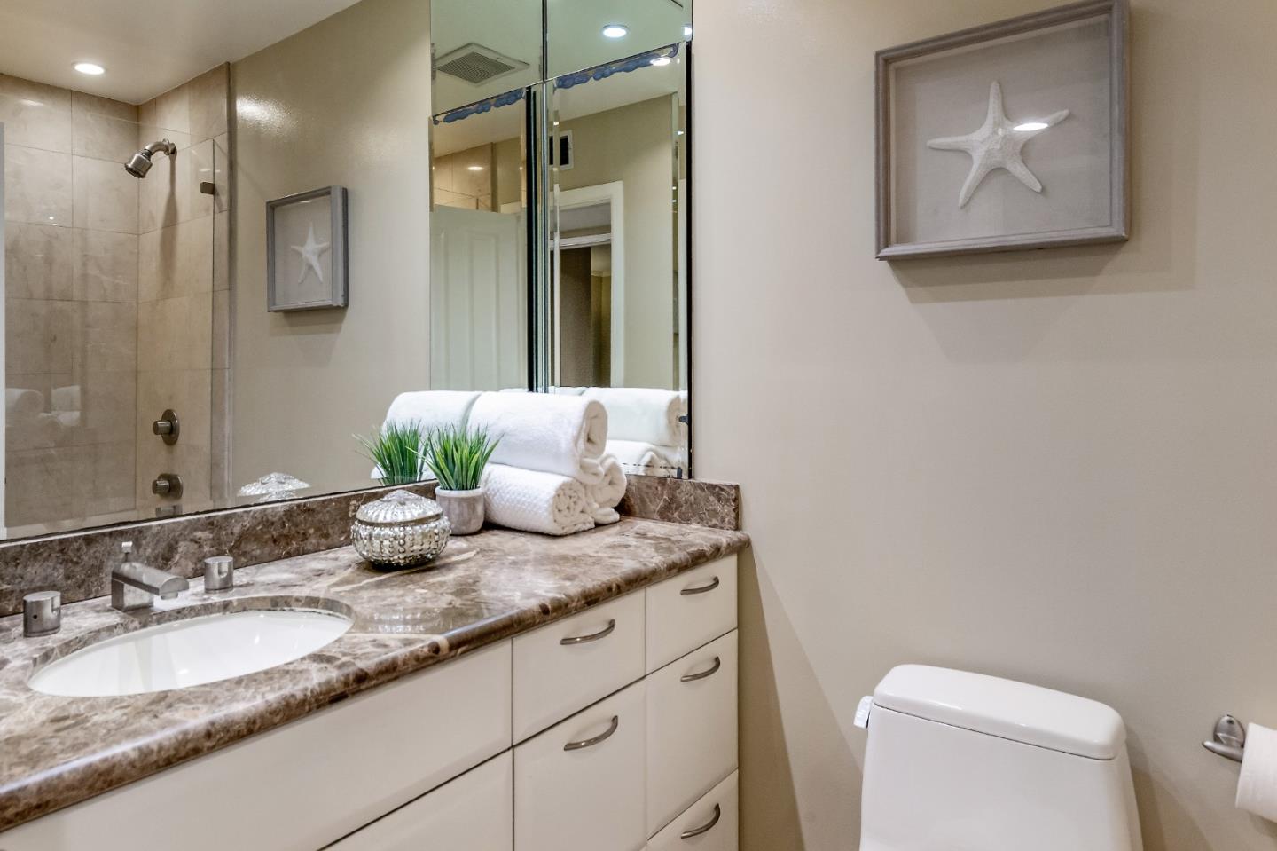 Detail Gallery Image 15 of 29 For 3382 Brittan Ave #6,  San Carlos,  CA 94070 - 3 Beds | 2 Baths