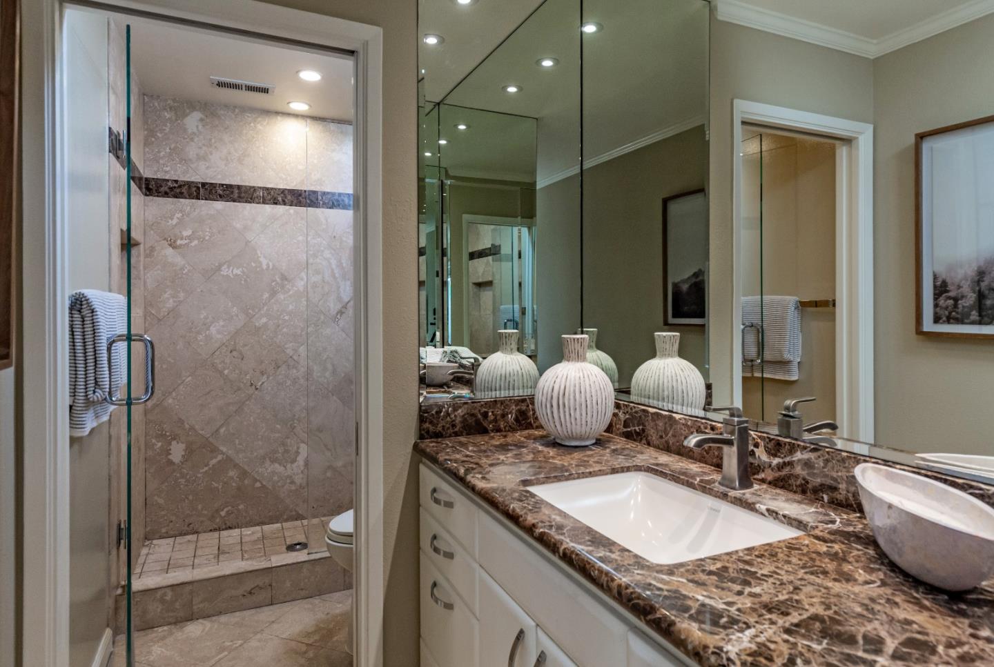 Detail Gallery Image 19 of 29 For 3382 Brittan Ave #6,  San Carlos,  CA 94070 - 3 Beds | 2 Baths