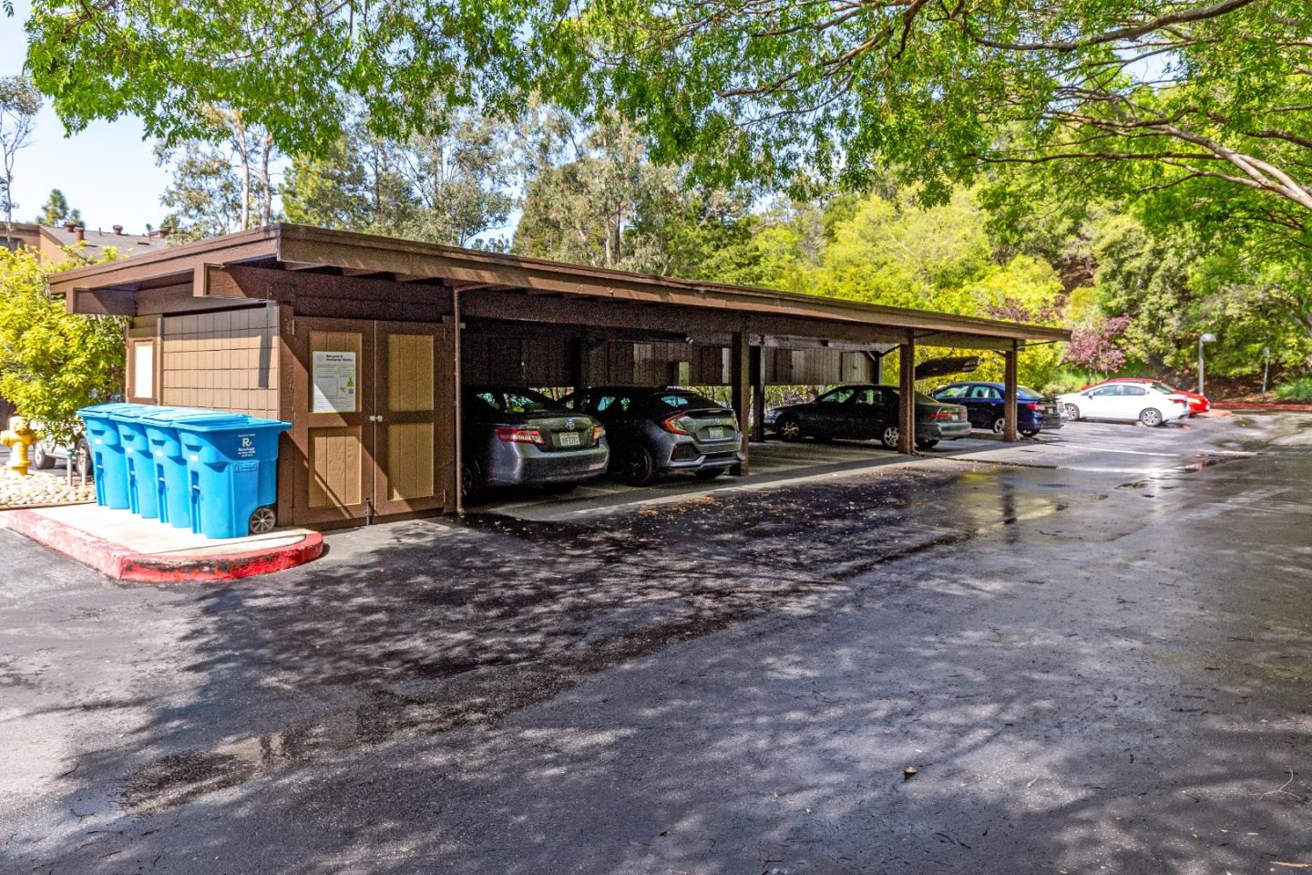 Detail Gallery Image 23 of 29 For 3382 Brittan Ave #6,  San Carlos,  CA 94070 - 3 Beds | 2 Baths