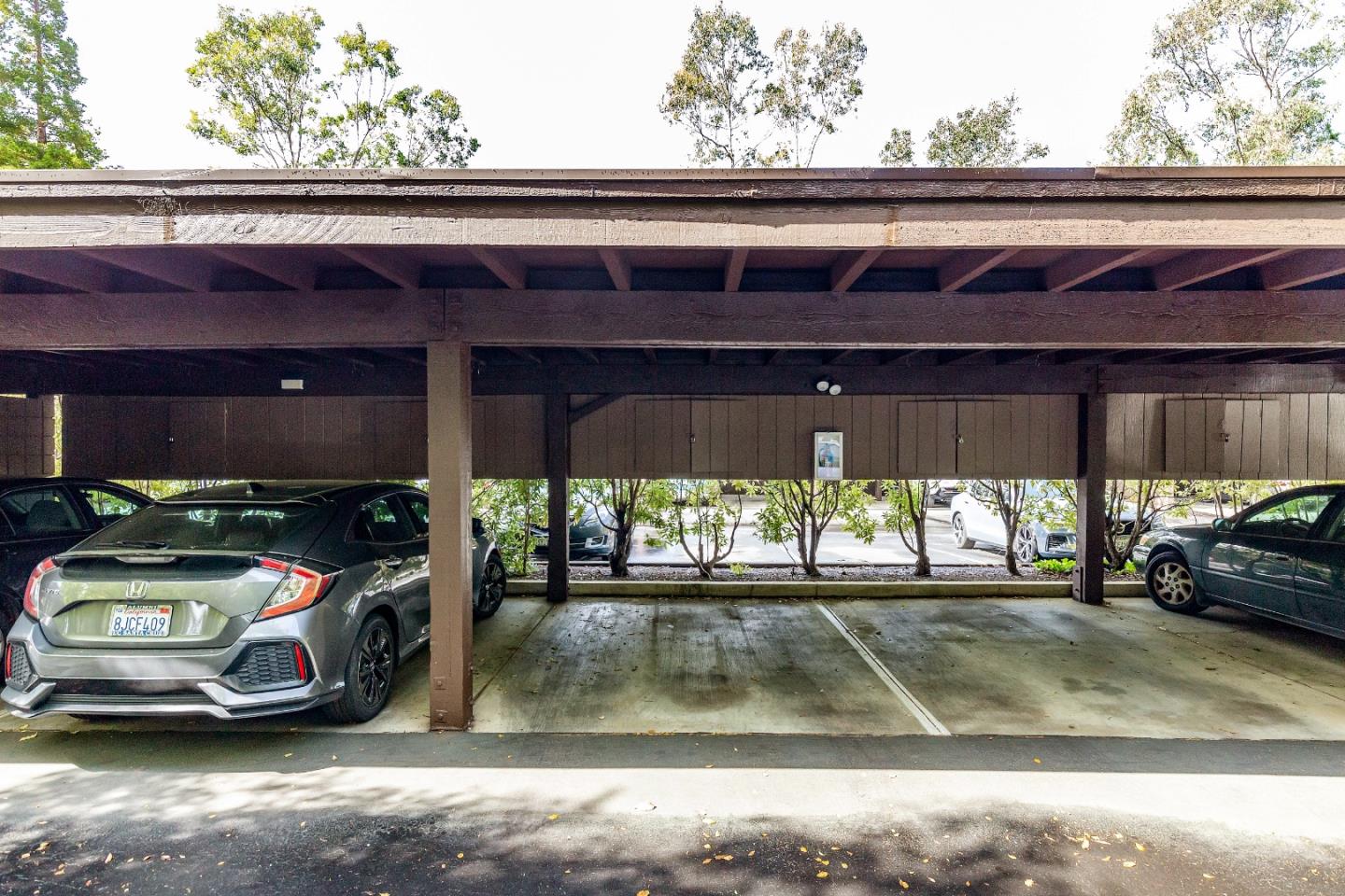 Detail Gallery Image 24 of 29 For 3382 Brittan Ave #6,  San Carlos,  CA 94070 - 3 Beds | 2 Baths
