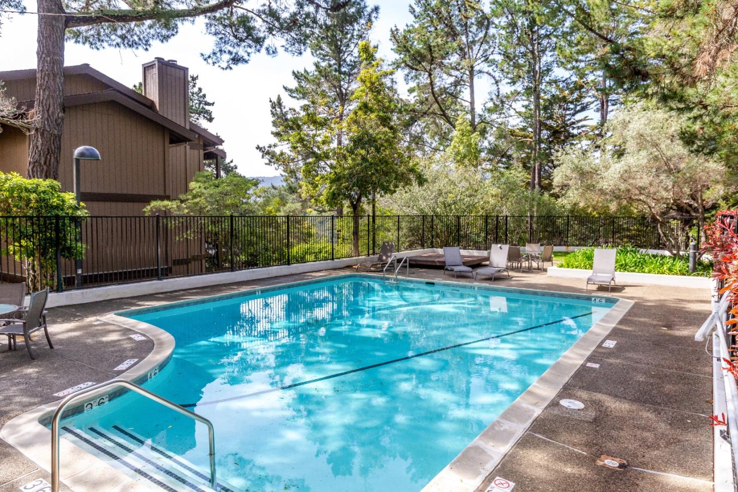 Detail Gallery Image 26 of 29 For 3382 Brittan Ave #6,  San Carlos,  CA 94070 - 3 Beds | 2 Baths