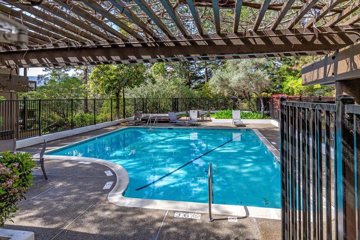 Detail Gallery Image 27 of 29 For 3382 Brittan Ave #6,  San Carlos,  CA 94070 - 3 Beds | 2 Baths