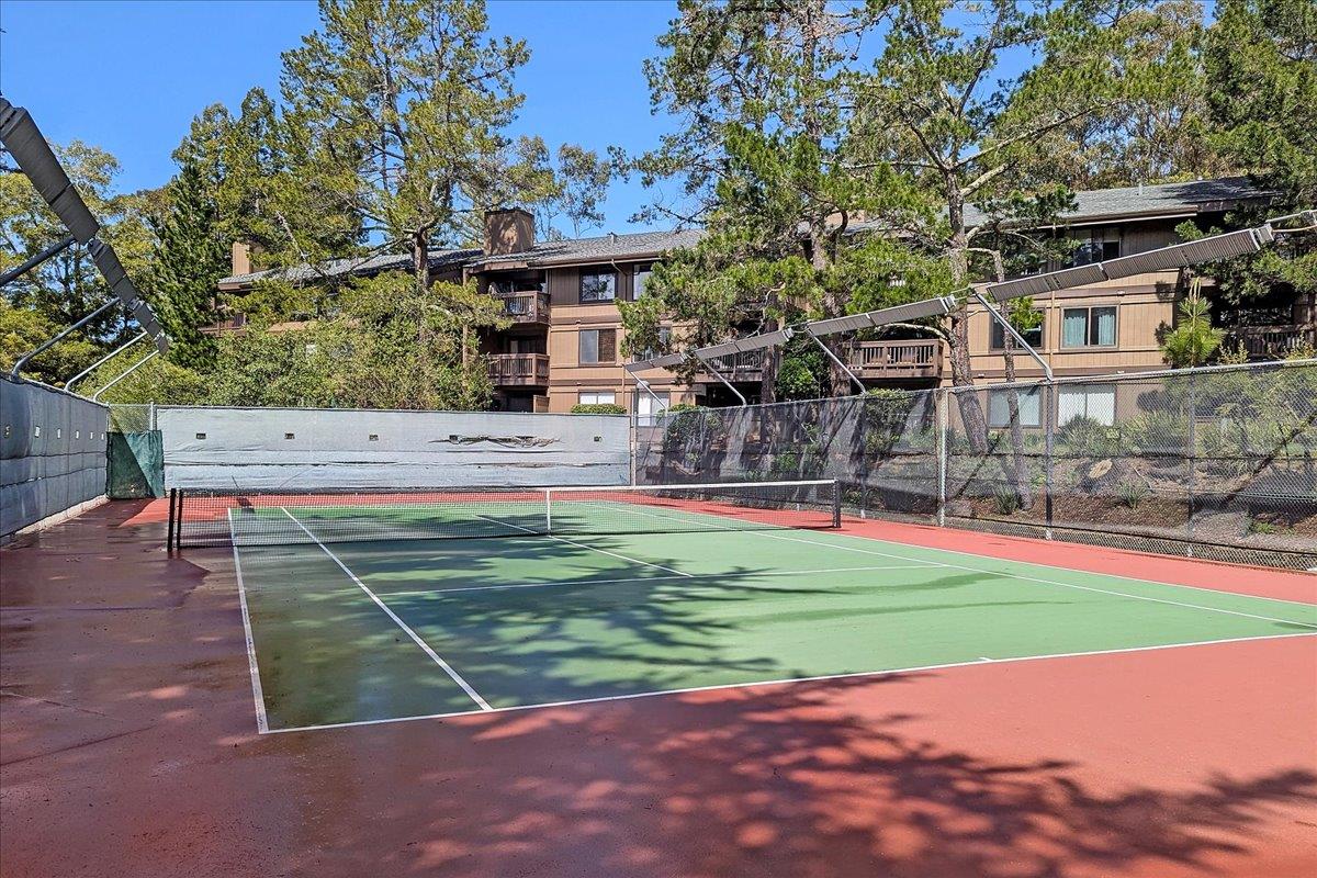 Detail Gallery Image 28 of 29 For 3382 Brittan Ave #6,  San Carlos,  CA 94070 - 3 Beds | 2 Baths