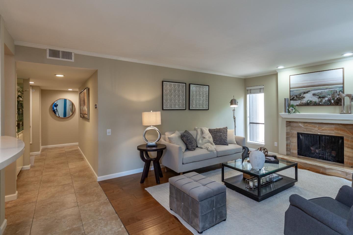 Detail Gallery Image 4 of 29 For 3382 Brittan Ave #6,  San Carlos,  CA 94070 - 3 Beds | 2 Baths