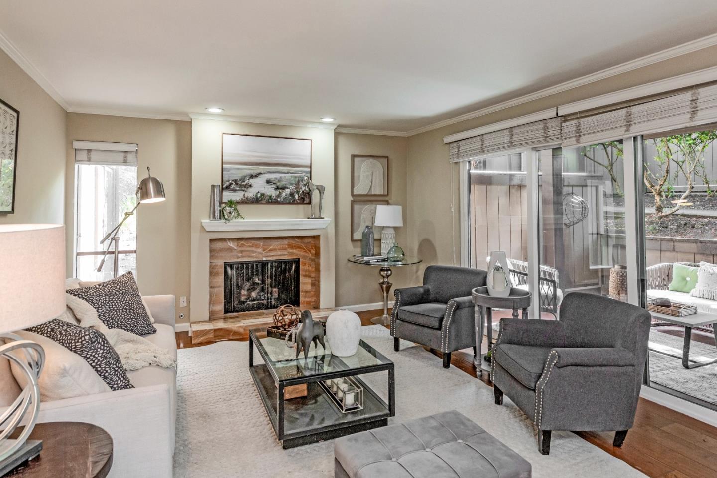 Detail Gallery Image 5 of 29 For 3382 Brittan Ave #6,  San Carlos,  CA 94070 - 3 Beds | 2 Baths