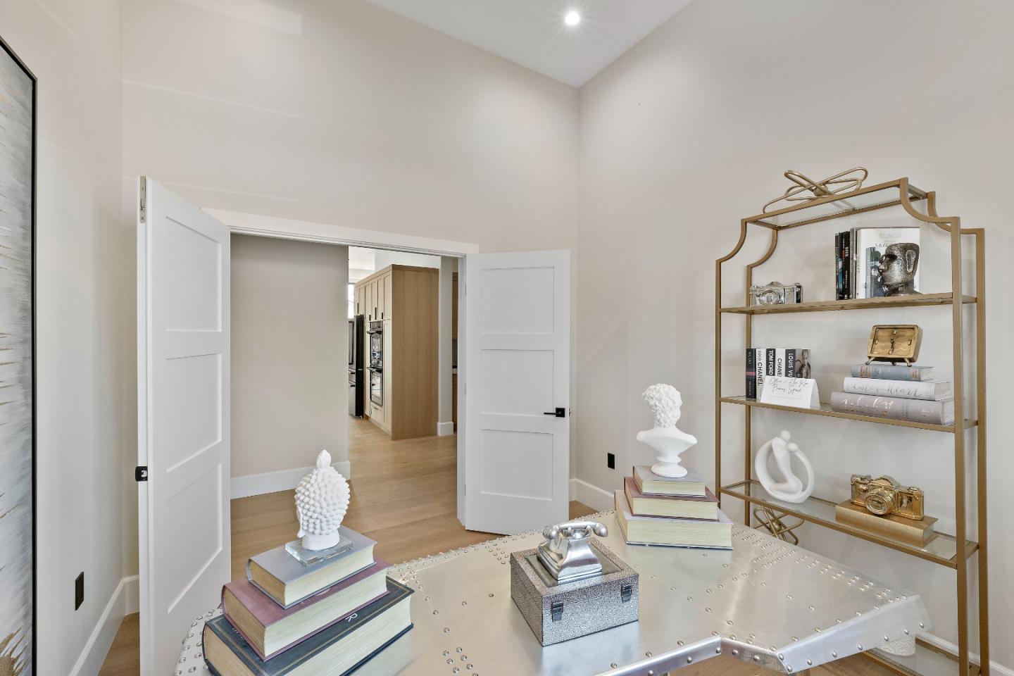 Detail Gallery Image 11 of 44 For 326 S Henry Ave, San Jose,  CA 95117 - 5 Beds | 5/1 Baths