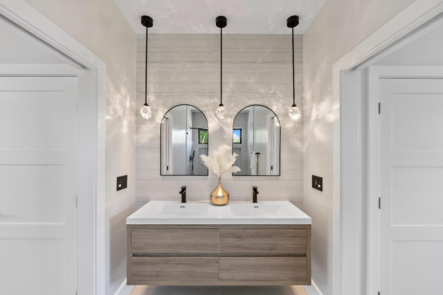 Detail Gallery Image 17 of 44 For 326 S Henry Ave, San Jose,  CA 95117 - 5 Beds | 5/1 Baths