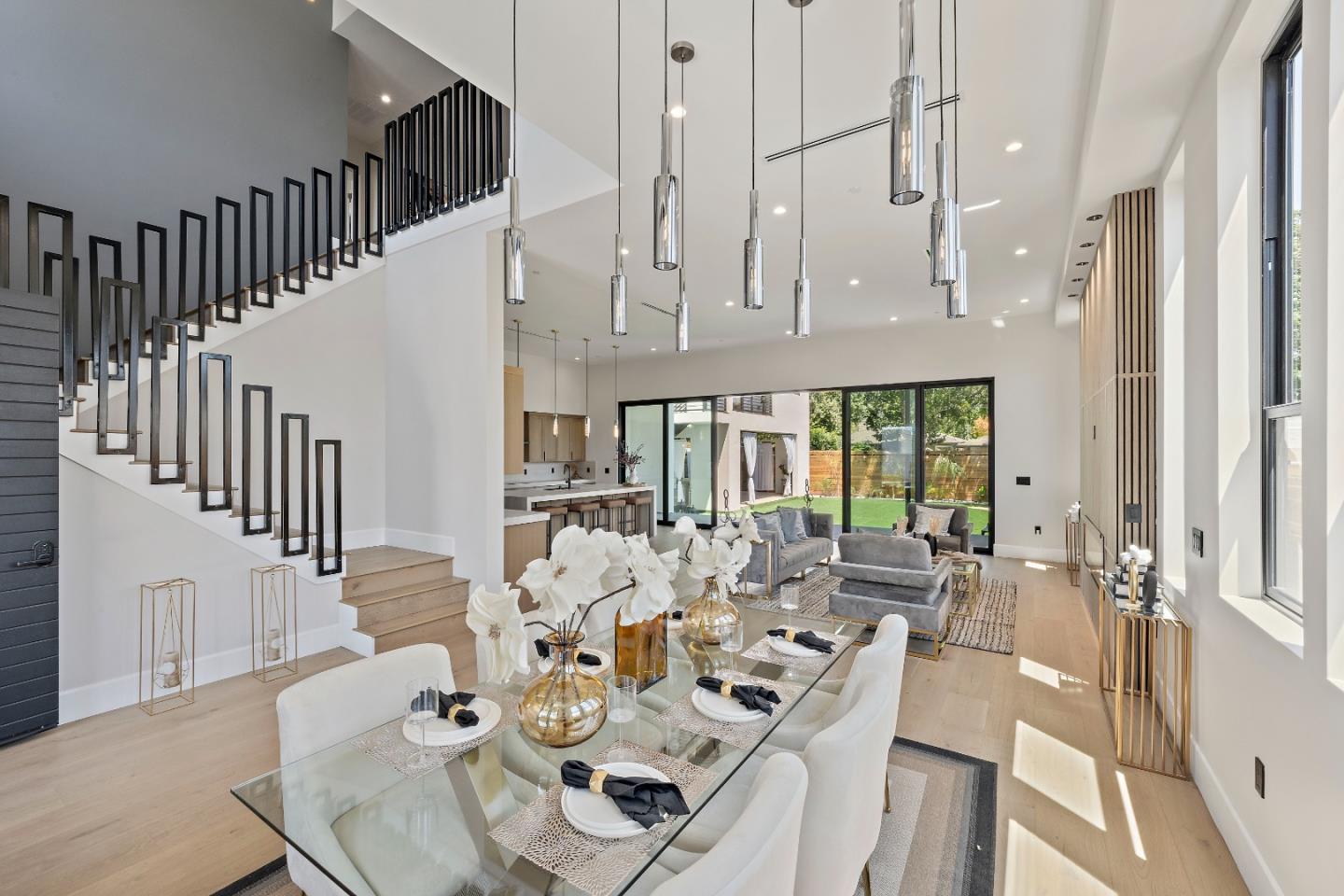 Detail Gallery Image 5 of 44 For 326 S Henry Ave, San Jose,  CA 95117 - 5 Beds | 5/1 Baths