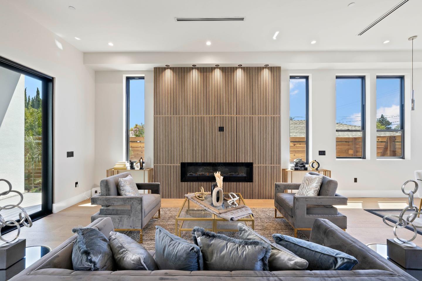 Detail Gallery Image 6 of 44 For 326 S Henry Ave, San Jose,  CA 95117 - 5 Beds | 5/1 Baths