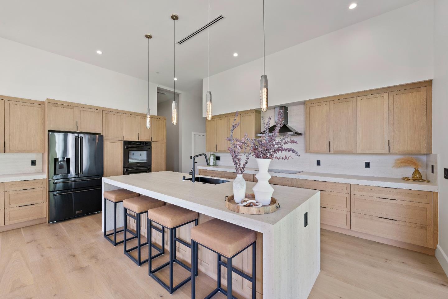 Detail Gallery Image 7 of 44 For 326 S Henry Ave, San Jose,  CA 95117 - 5 Beds | 5/1 Baths