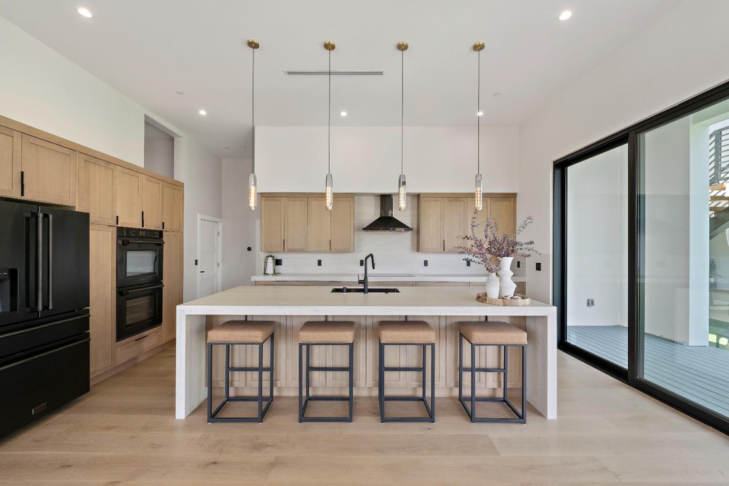 Detail Gallery Image 8 of 44 For 326 S Henry Ave, San Jose,  CA 95117 - 5 Beds | 5/1 Baths