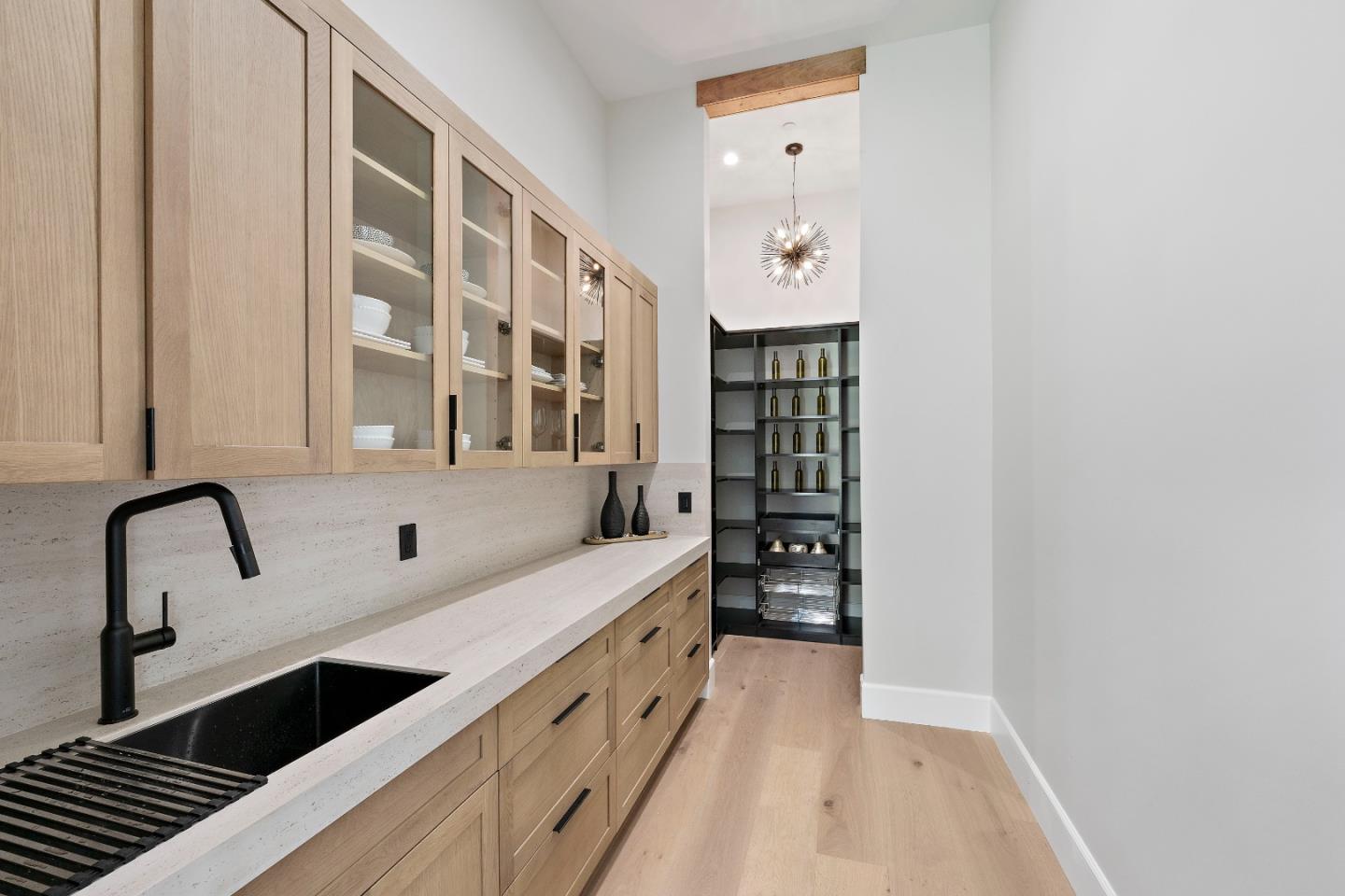 Detail Gallery Image 9 of 44 For 326 S Henry Ave, San Jose,  CA 95117 - 5 Beds | 5/1 Baths