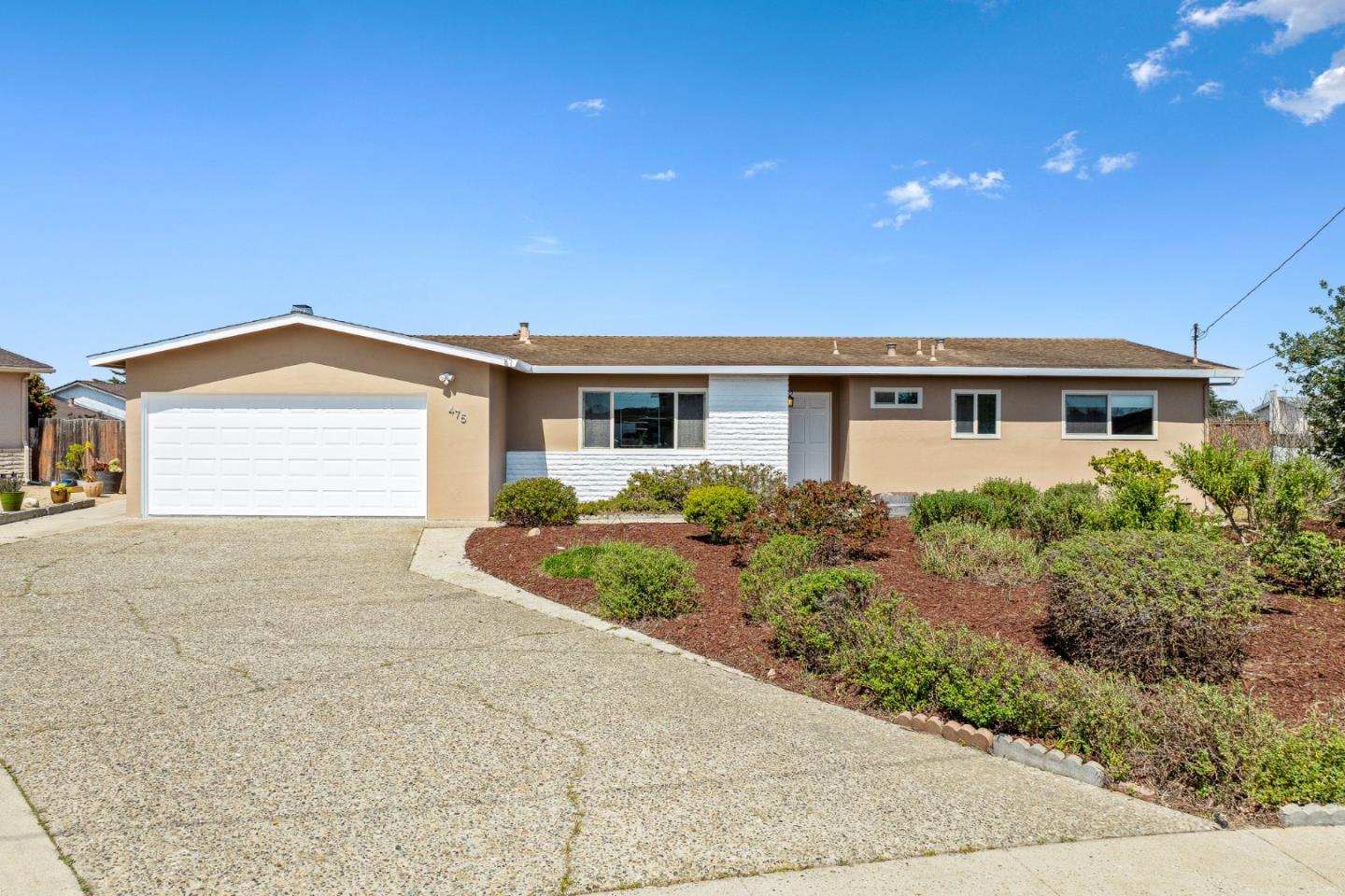 Detail Gallery Image 2 of 41 For 475 Larson Ct, Marina,  CA 93933 - 3 Beds | 2 Baths