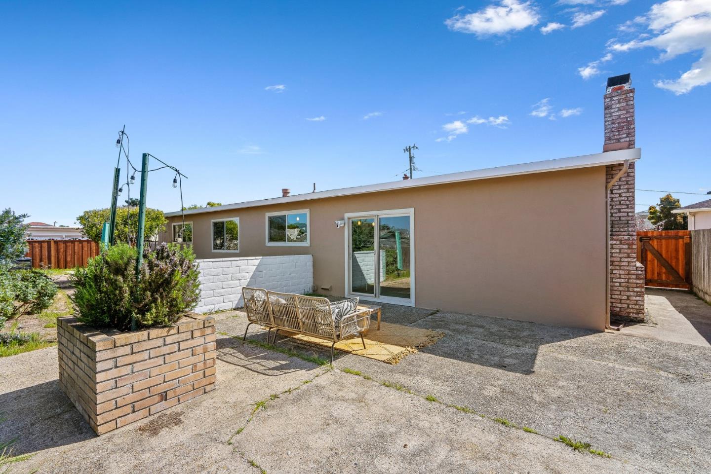Detail Gallery Image 27 of 41 For 475 Larson Ct, Marina,  CA 93933 - 3 Beds | 2 Baths