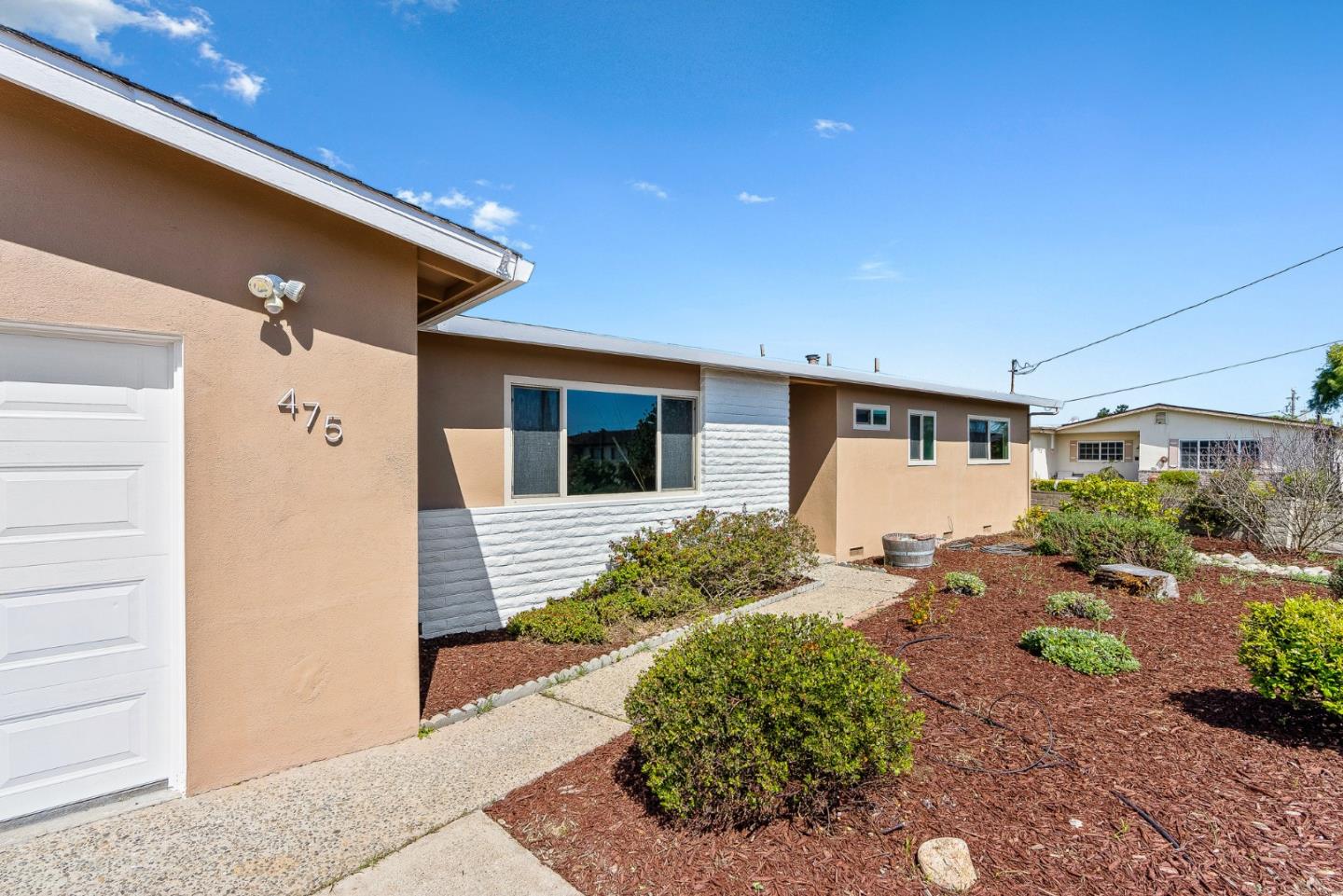 Detail Gallery Image 3 of 41 For 475 Larson Ct, Marina,  CA 93933 - 3 Beds | 2 Baths