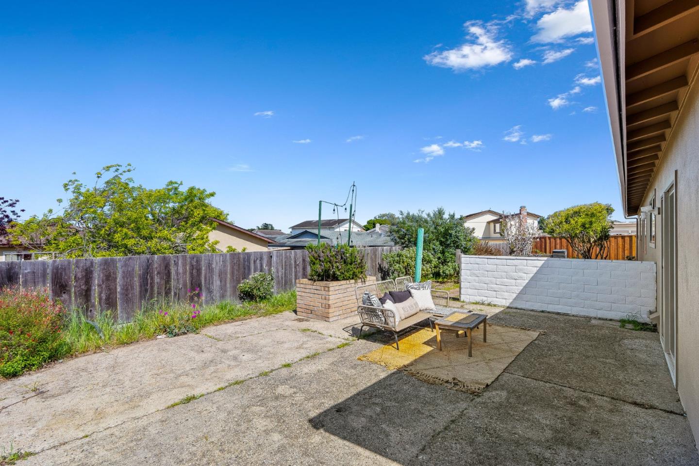 Detail Gallery Image 30 of 41 For 475 Larson Ct, Marina,  CA 93933 - 3 Beds | 2 Baths